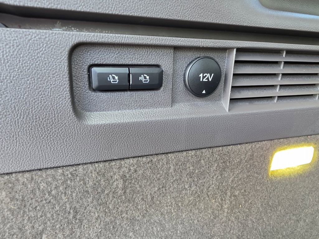 Used 2016 Lincoln MKX Reserve w/ Climate Package image 36