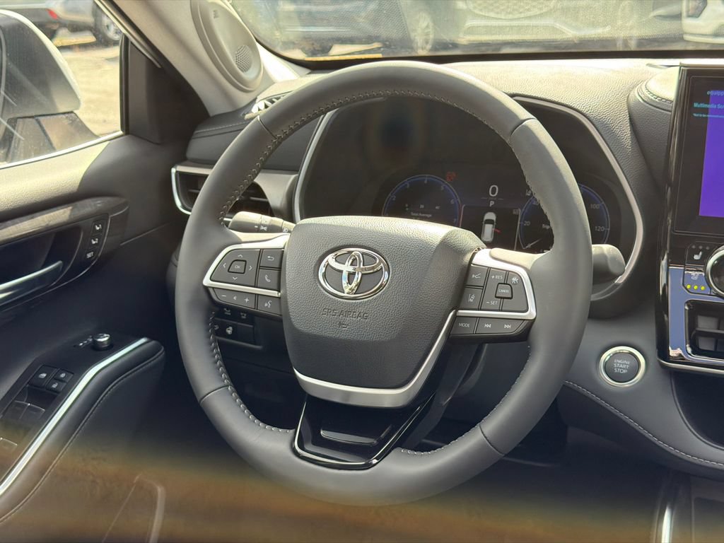 New 2026 Toyota Highlander AWD image 29