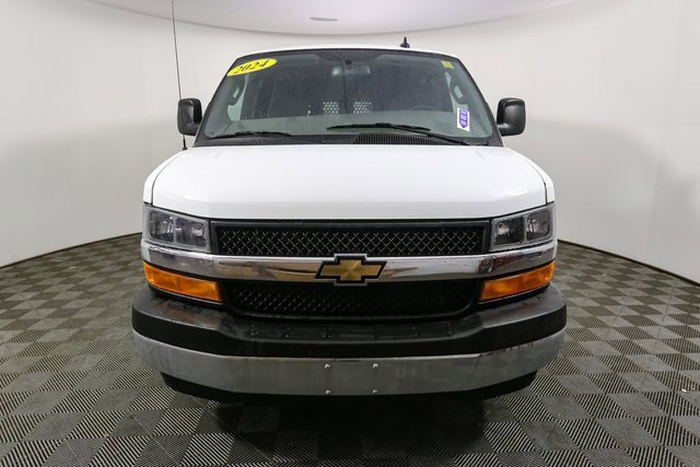 Used 2024 Chevrolet Express 2500 image 4