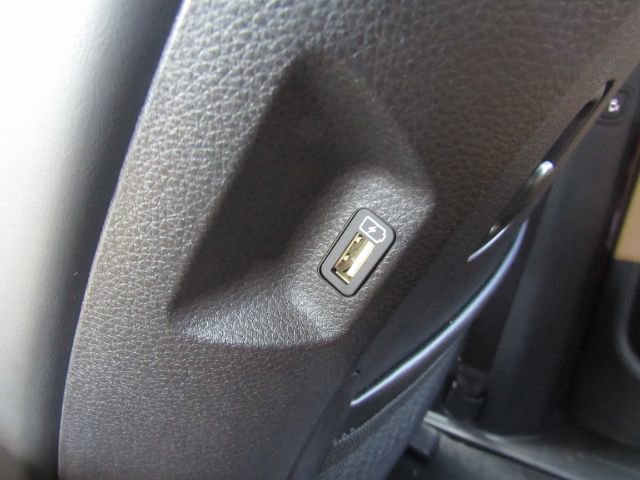 Used 2023 Kia Carnival LX image 41