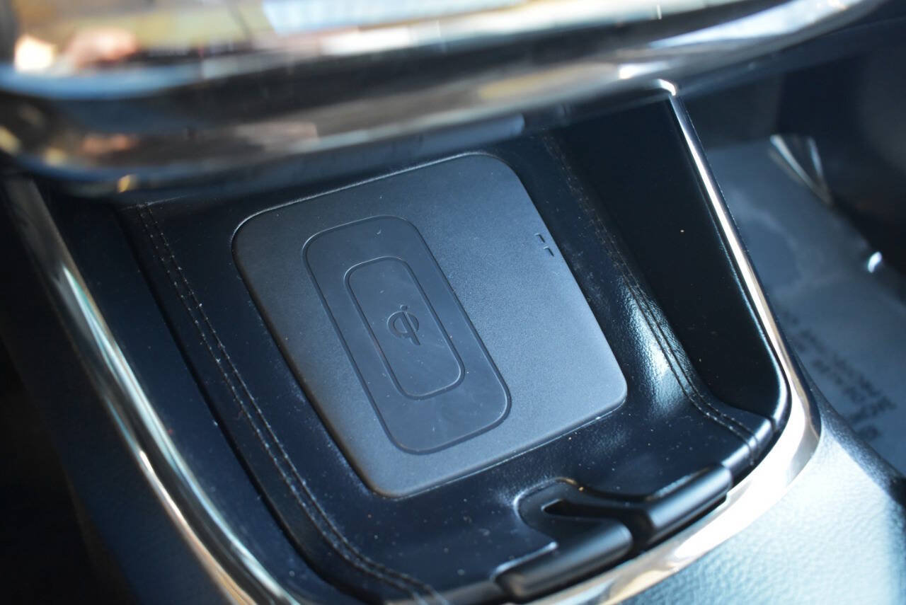 Used 2014 Toyota Avalon Limited w/ Technology Package FWD image 34