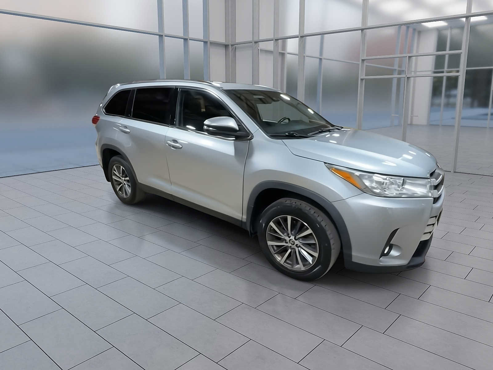 Used 2019 Toyota Highlander XLE video 2