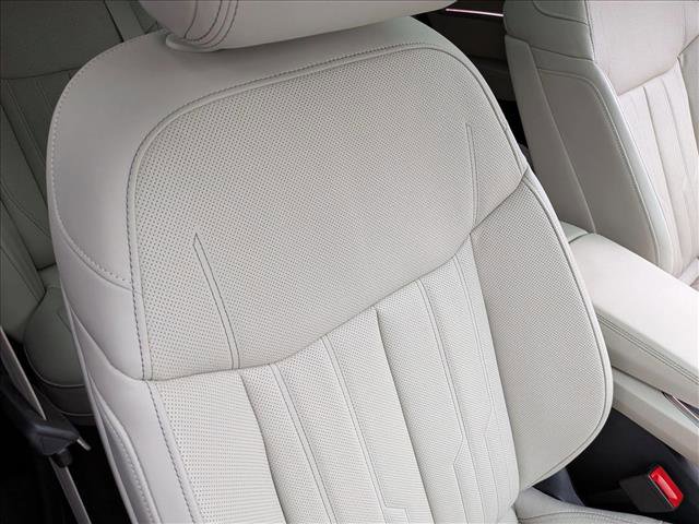 Used 2024 Audi Q8 e-tron Prestige image 19