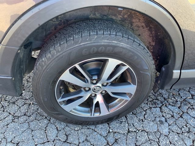 Used 2017 Toyota RAV4 XLE image 40