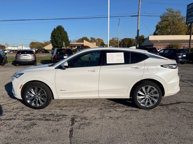 Certified 2025 Buick Envista Avenir image 2