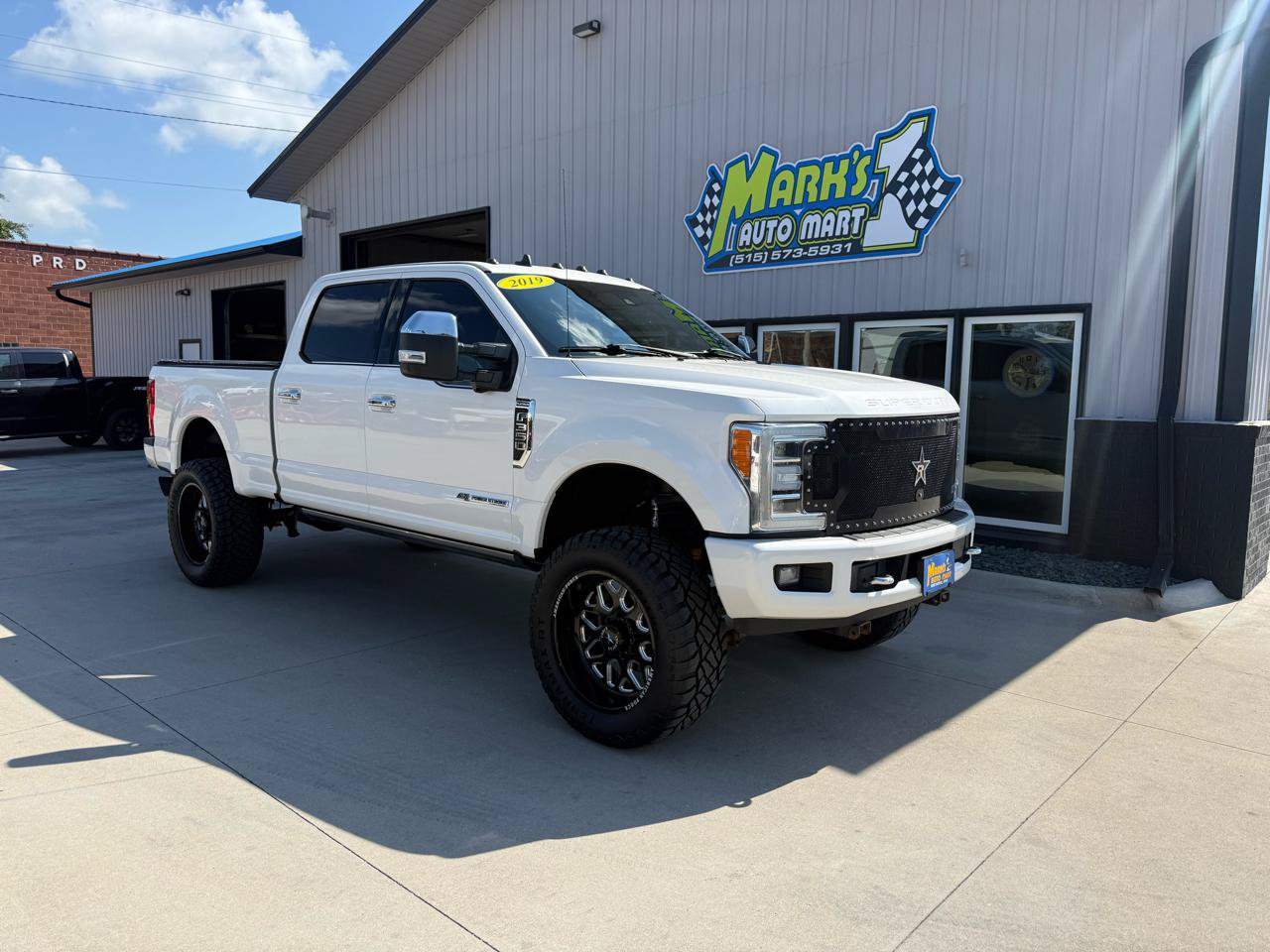Used 2019 Ford F350 Platinum w/ Platinum Ultimate Package AWD/4WD image 1