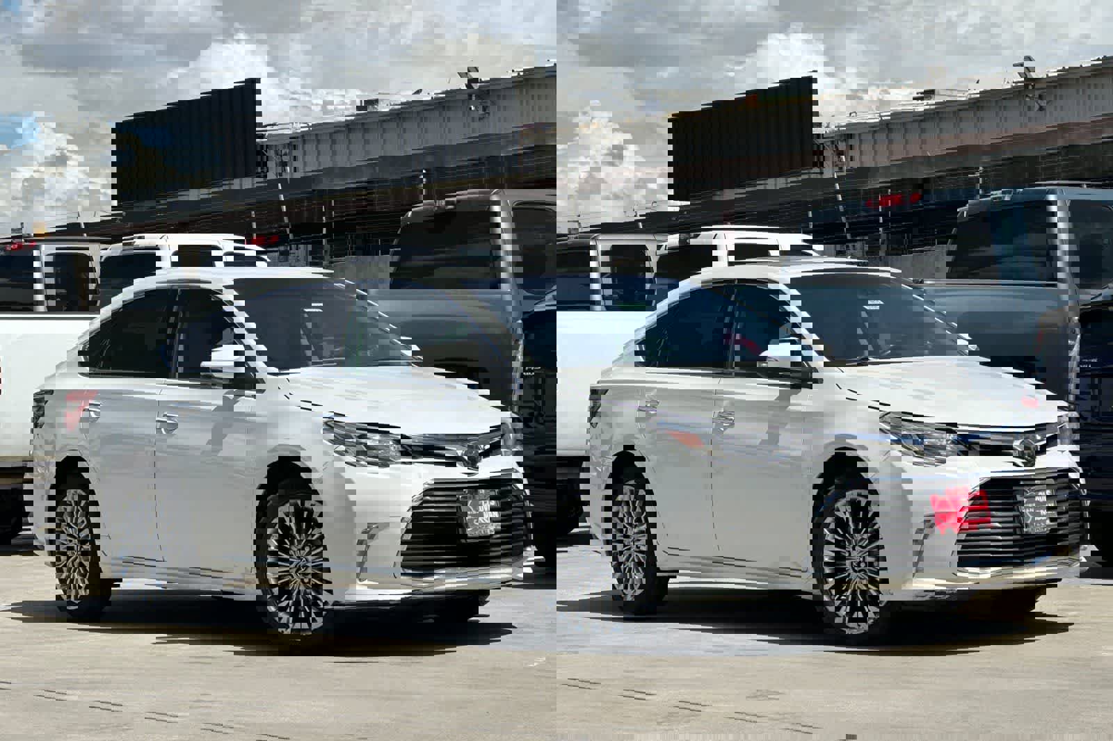 Used 2016 Toyota Avalon Limited w/ Toyota Safety Sense Package image 8