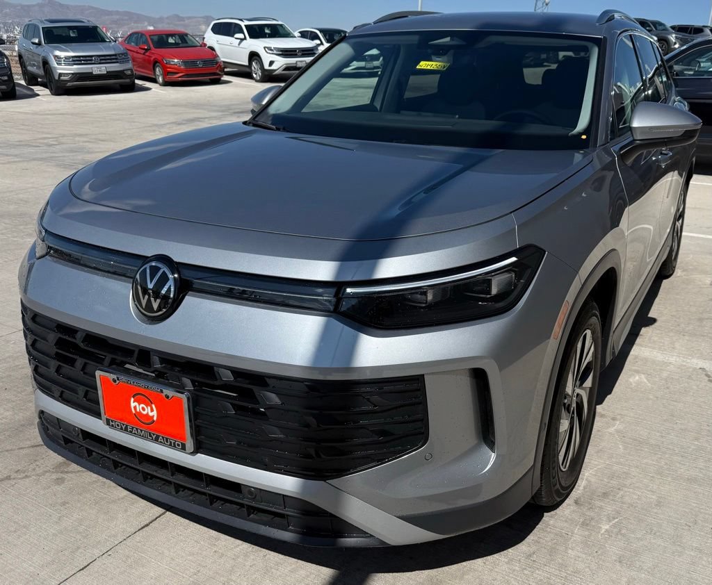 Certified 2025 Volkswagen Tiguan S FWD image 2