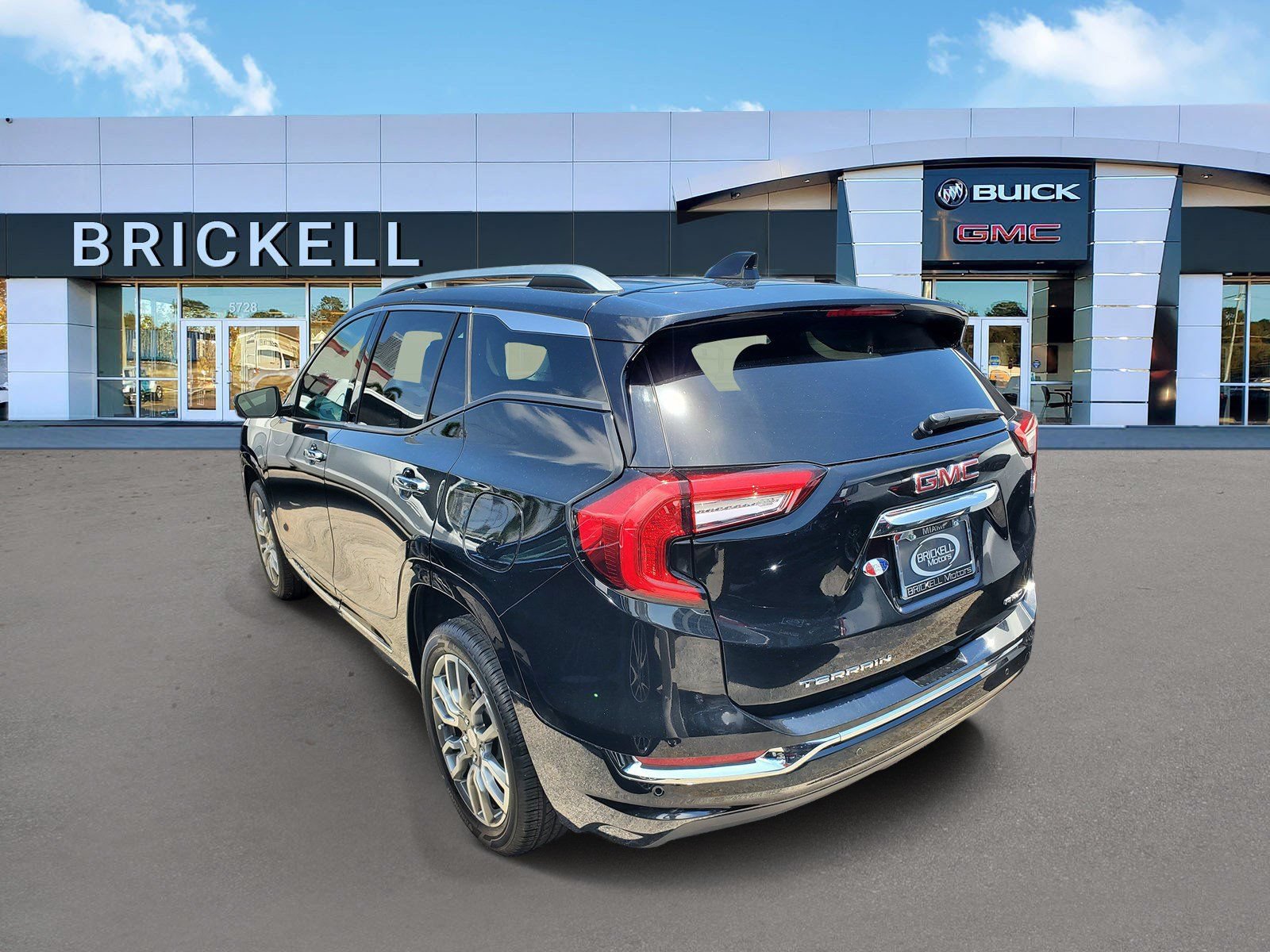 Used 2024 GMC Terrain Denali w/ Denali Premium Package AWD/4WD video 4