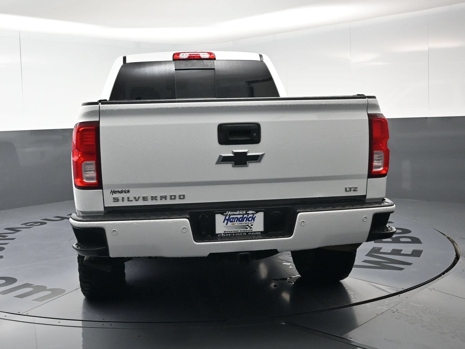 Used 2018 Chevrolet Silverado 1500 LTZ Z71 w/ LTZ Plus Package AWD/4WD image 8