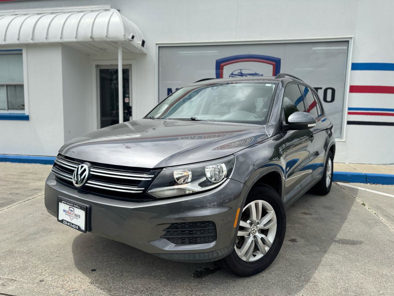 Used 2016 Volkswagen Tiguan S image 3