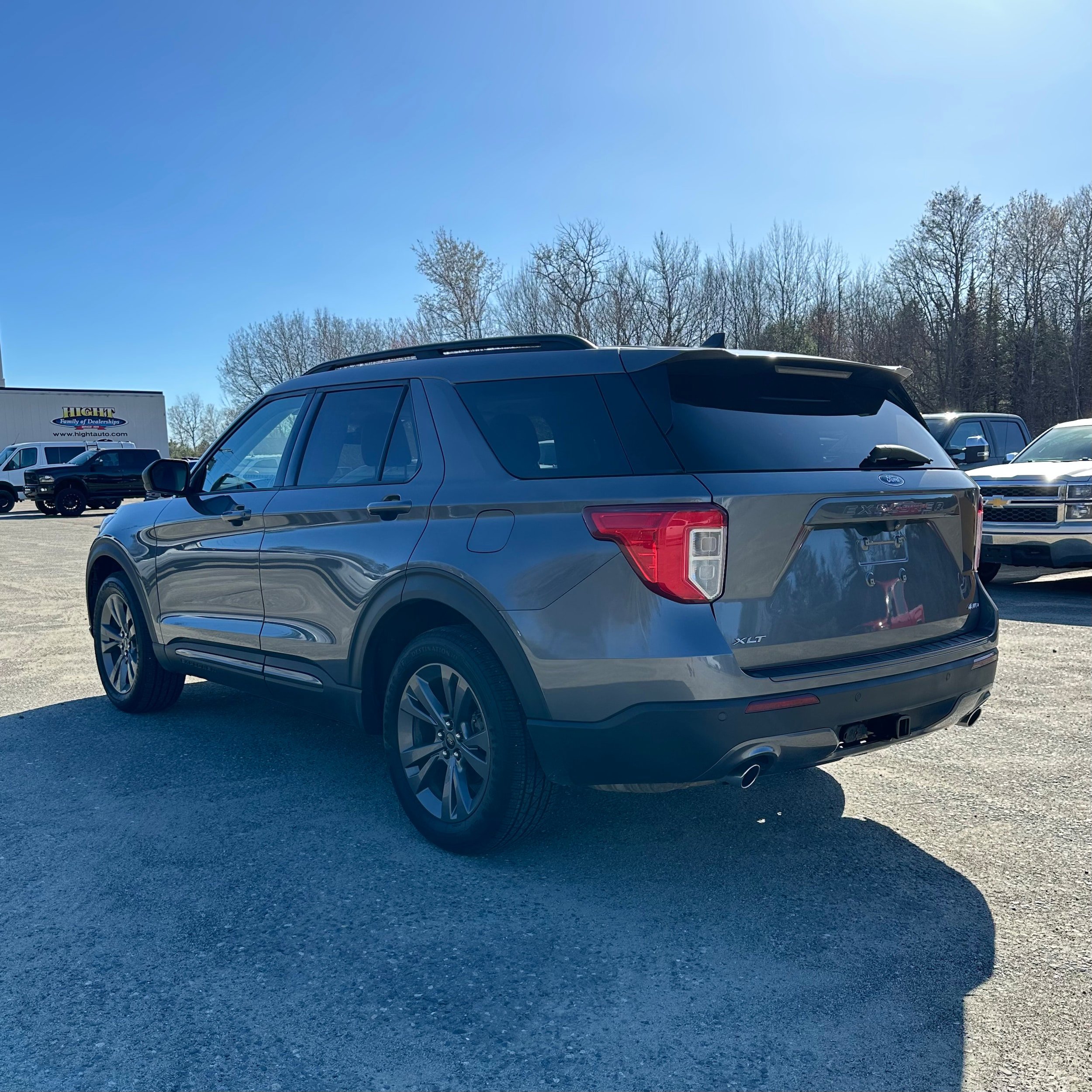 Used 2021 Ford Explorer XLT w/ Equipment Group 202A AWD/4WD image 5