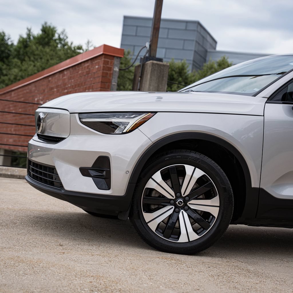 Certified 2023 Volvo C40 P8 Recharge Plus AWD/4WD image 2