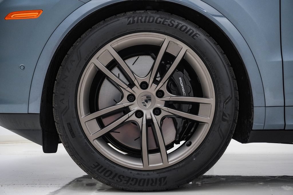 New 2026 Porsche Cayenne Turbo AWD/4WD image 14