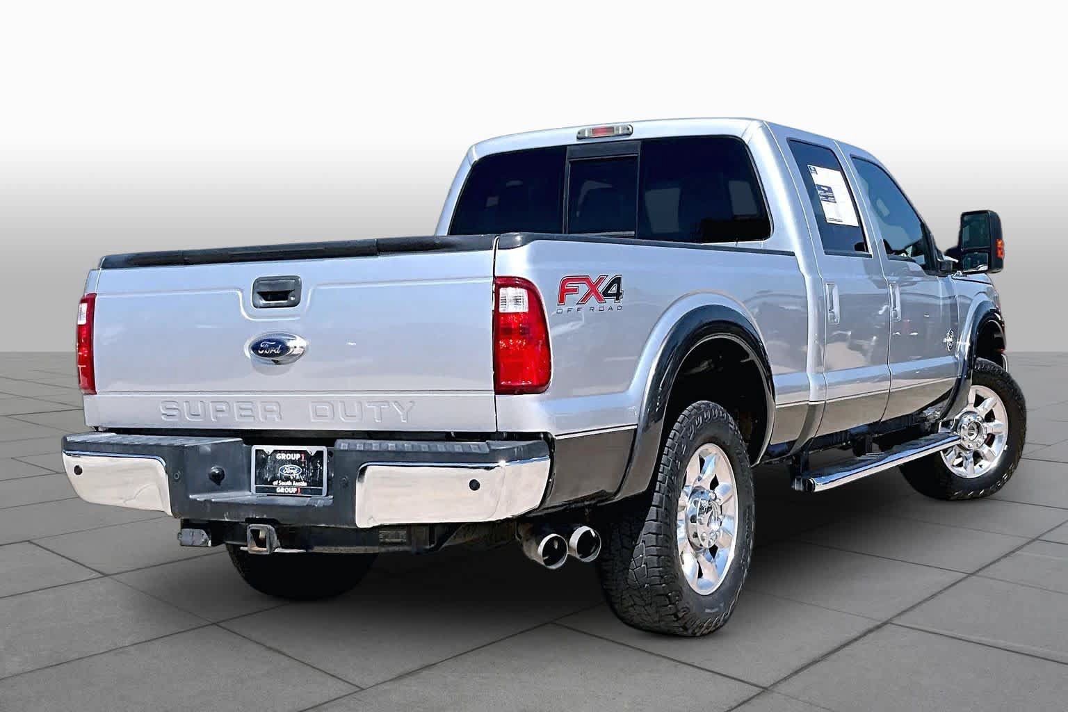 Used 2016 Ford F250 Lariat w/ Lariat Ultimate Package AWD/4WD image 13