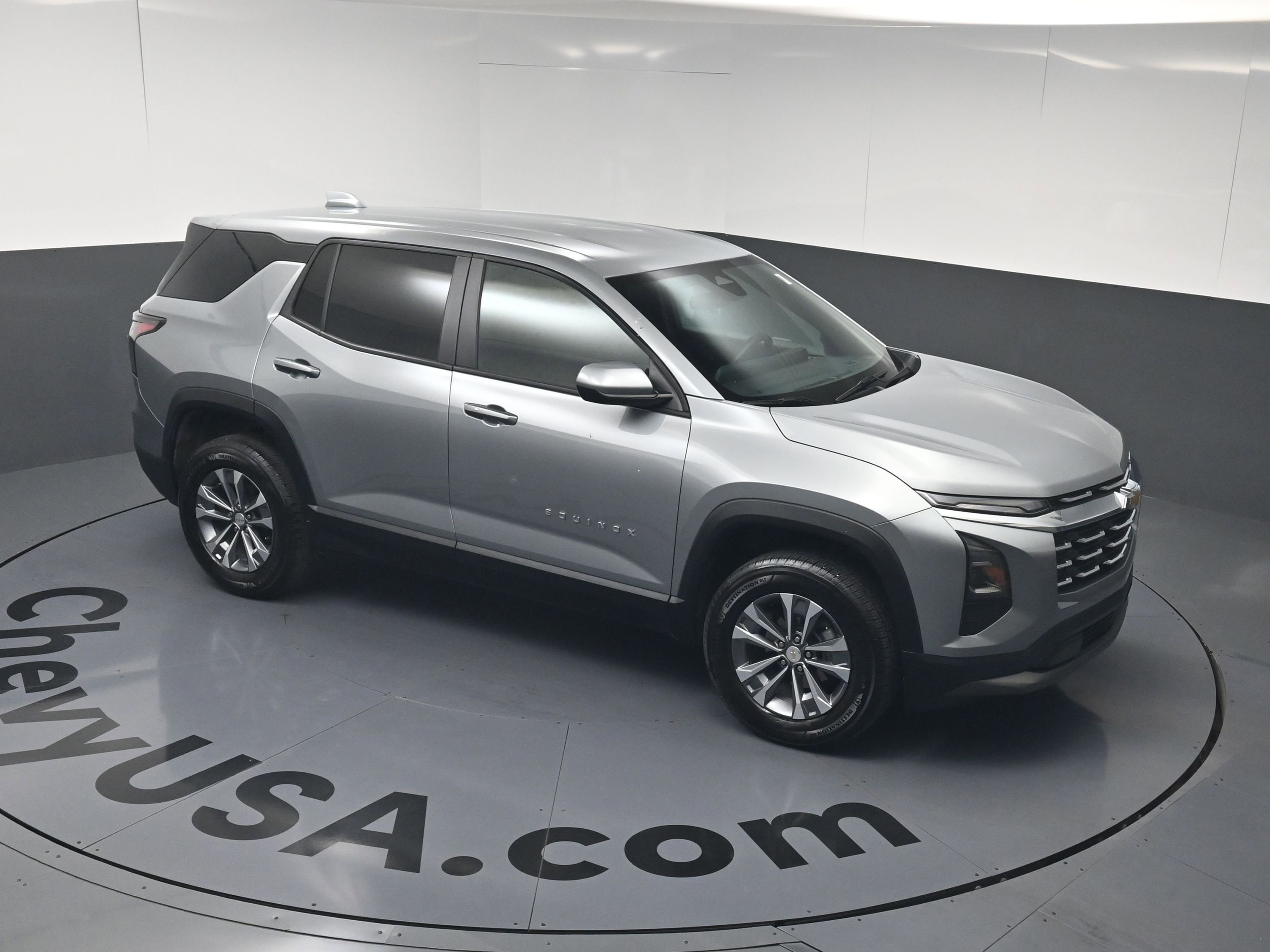 Used 2026 Chevrolet Equinox LT FWD image 32