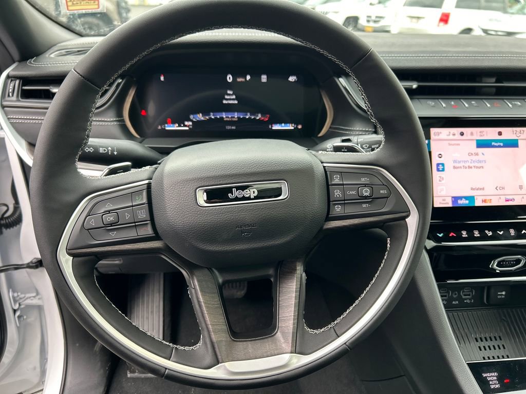 New 2026 Jeep Grand Cherokee Limited AWD/4WD image 16