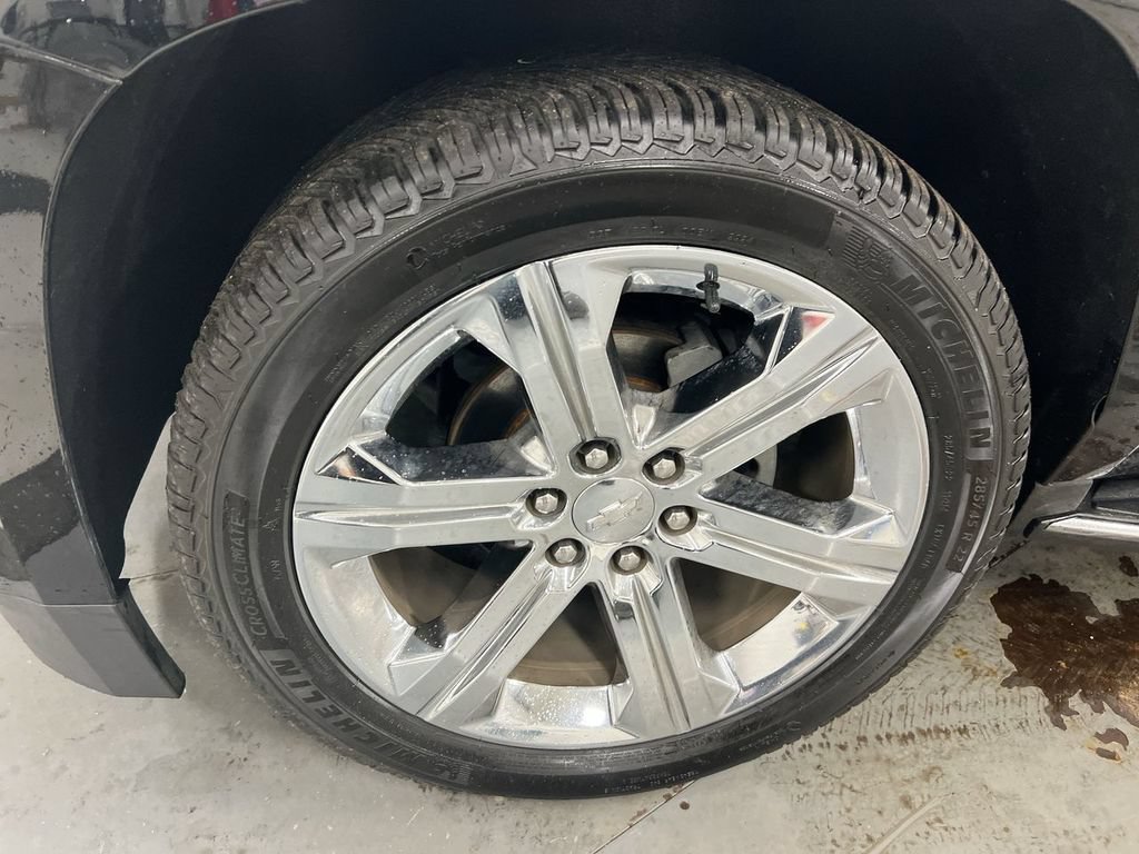 Used 2017 Chevrolet Suburban Premier AWD/4WD image 26