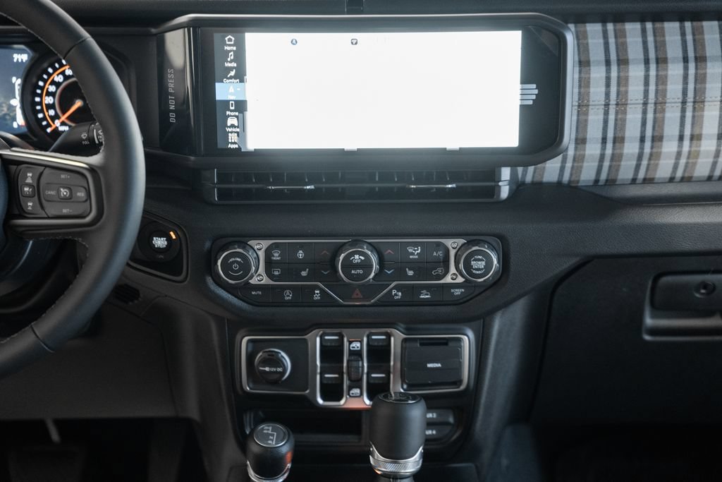 New 2026 Jeep Gladiator Sport AWD/4WD image 21