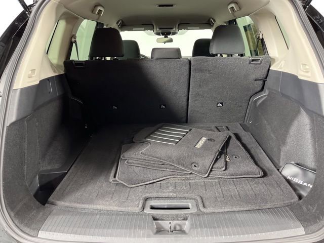 Used 2025 Nissan Rogue S image 45