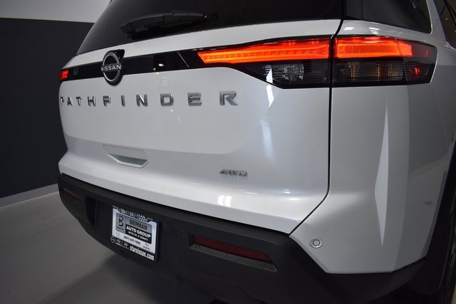New 2025 Nissan Pathfinder SV image 12