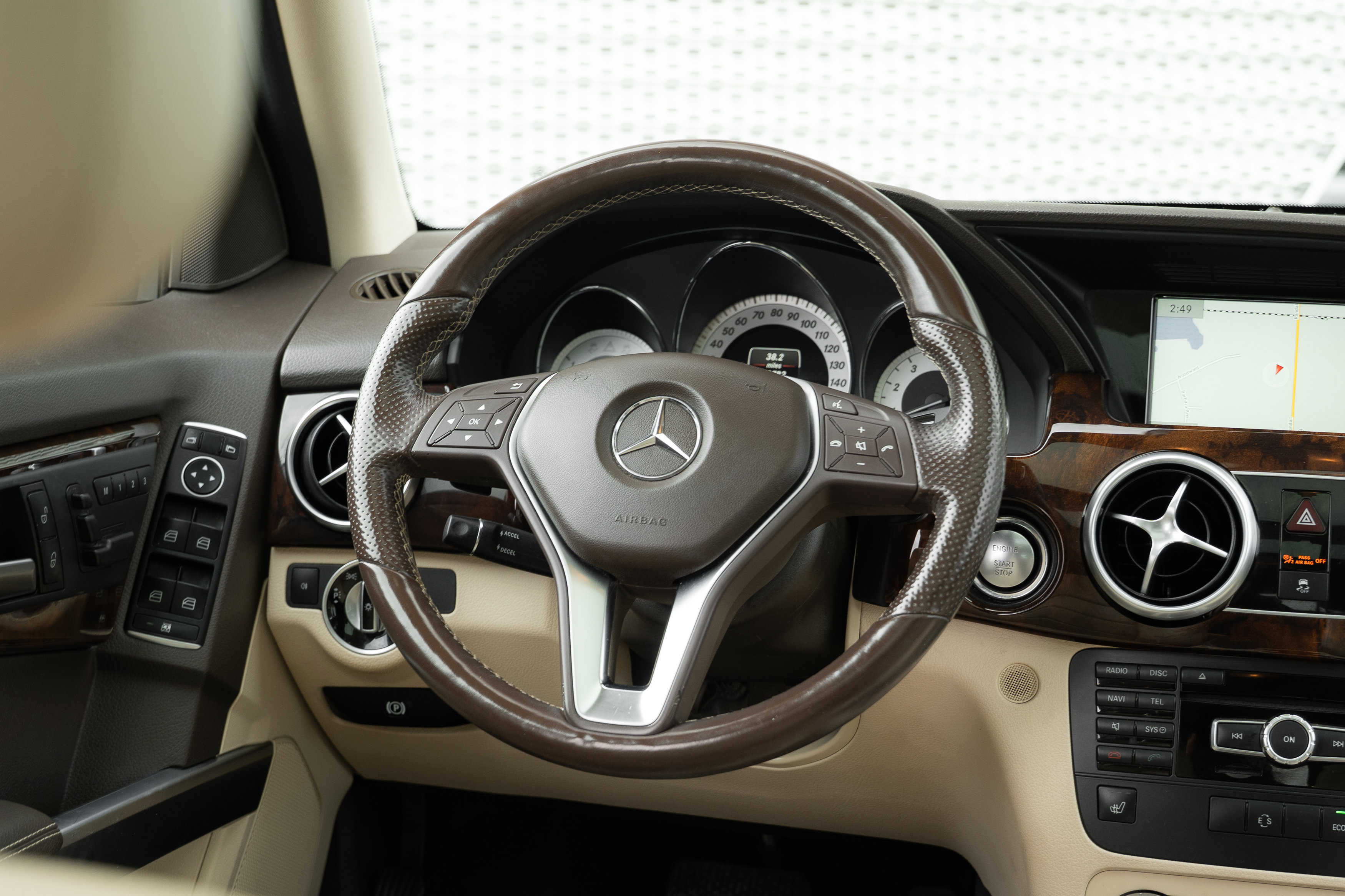 Used 2015 Mercedes-Benz GLK 350 4MATIC image 9