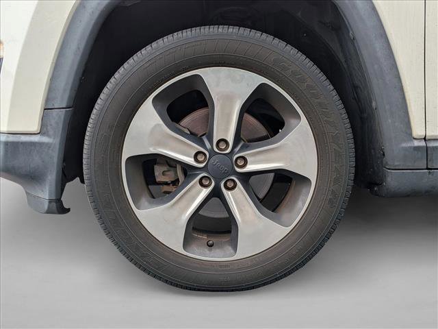 Used 2018 Jeep Compass Latitude w/ Popular Equipment Group FWD image 18