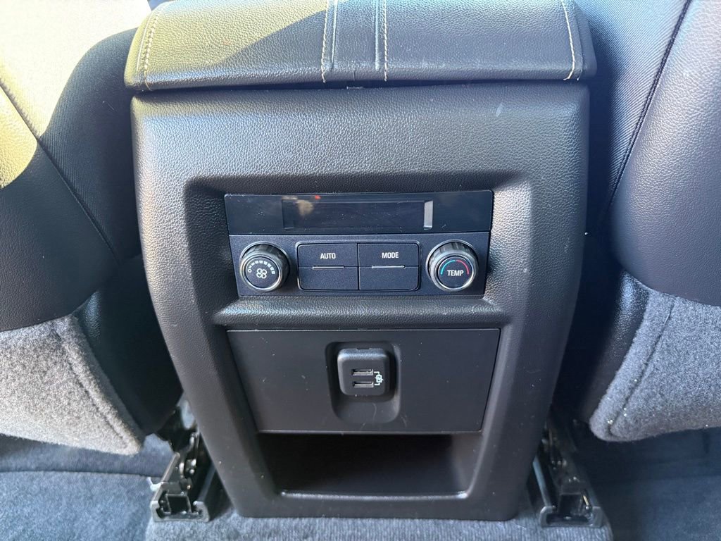 Used 2022 Chevrolet Traverse LT image 15