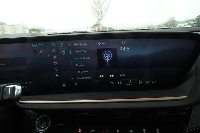 Used 2025 Buick Envision Sport Touring image 21