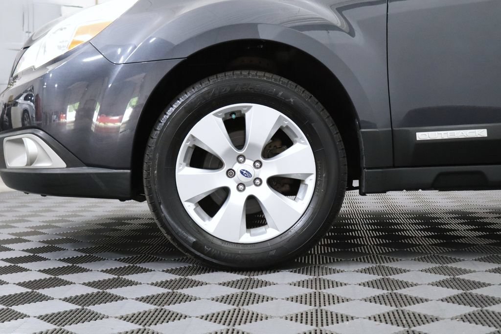 Used 2012 Subaru Outback 2.5i Limited w/ Moonroof Pkg AWD/4WD image 6