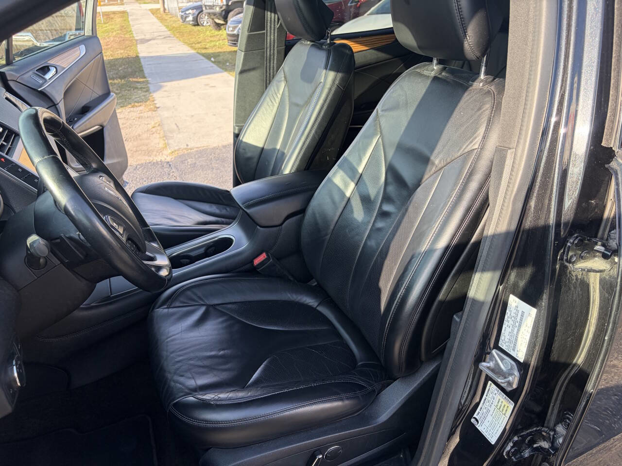 Used 2015 Lincoln MKC FWD w/ Equipment Group 101A Select image 8