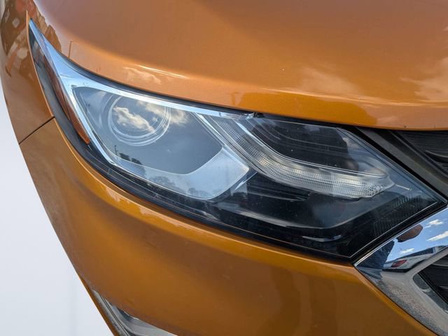 Used 2018 Chevrolet Equinox LT w/ LPO, Hit The Road Package FWD image 9