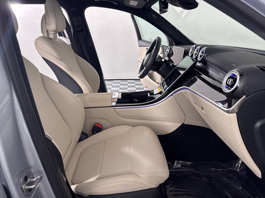 Certified 2025 Mercedes-Benz GLC 300 4MATIC image 19