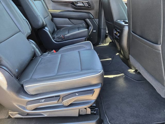 Used 2025 Chevrolet Suburban Premier AWD/4WD image 14