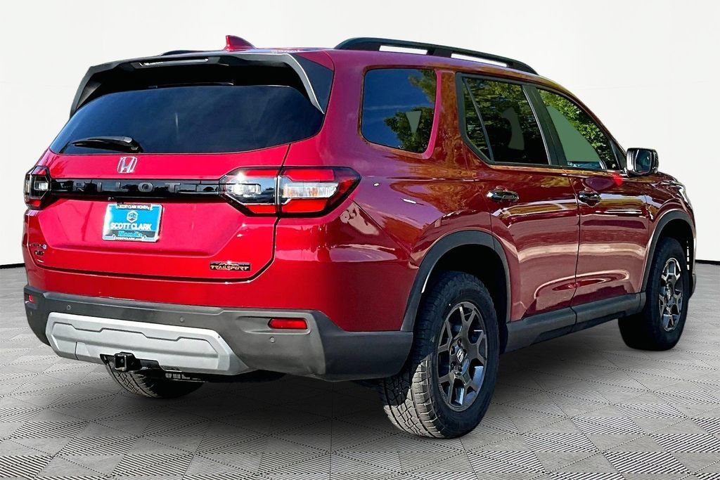 Used 2025 Honda Pilot TrailSport image 6
