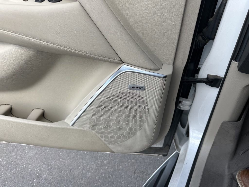 Used 2019 Cadillac Escalade ESV Premium Luxury AWD/4WD image 24