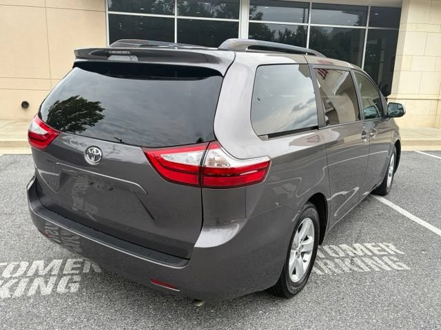 Used 2017 Toyota Sienna LE FWD image 8