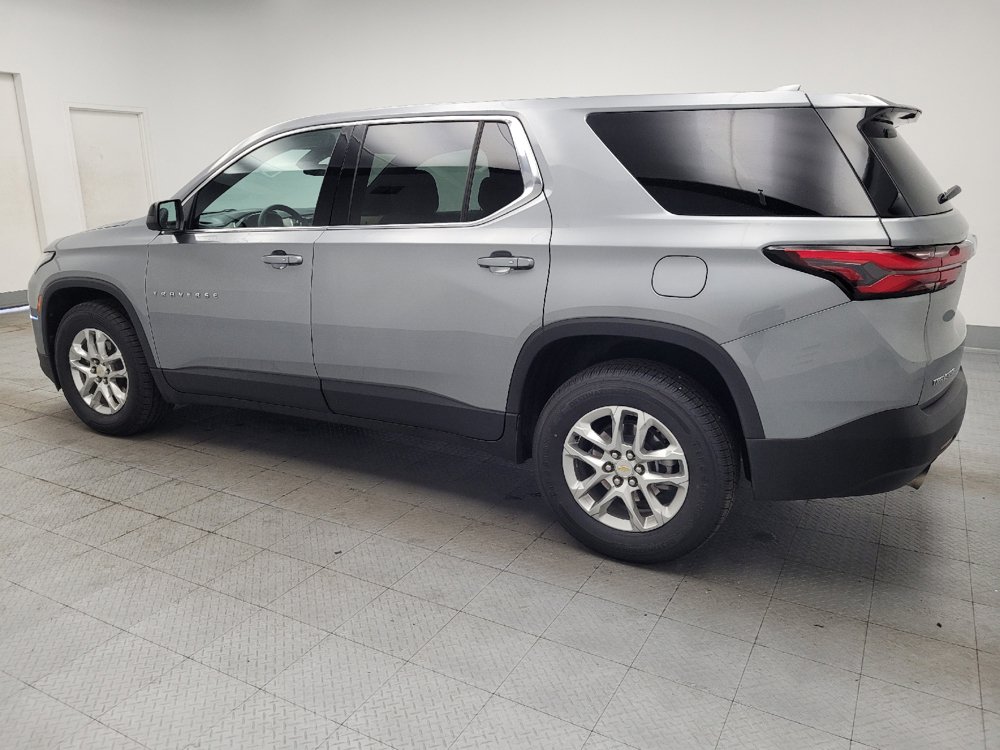 Used 2023 Chevrolet Traverse LS FWD image 3