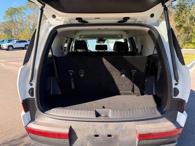Used 2025 Hyundai Santa Fe SEL FWD image 18