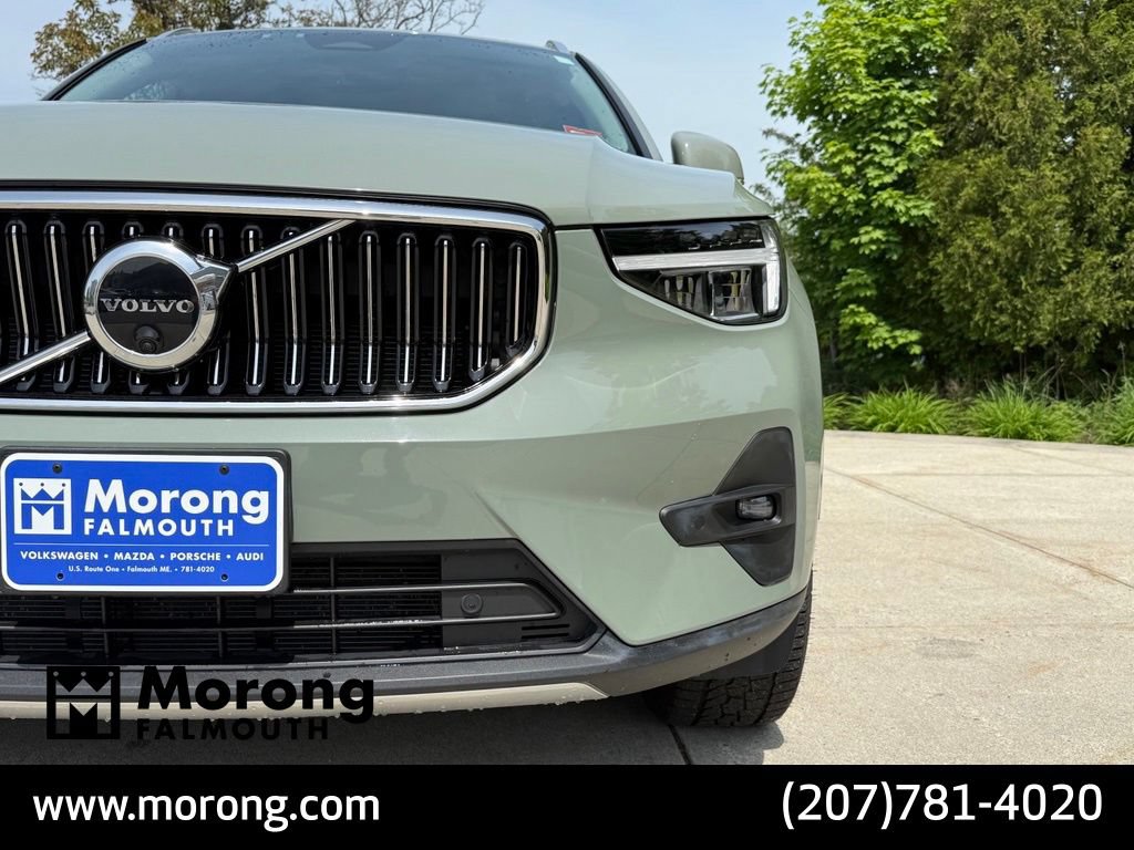 Used 2023 Volvo XC40 B5 Plus w/ Driver Assist Package AWD/4WD image 4