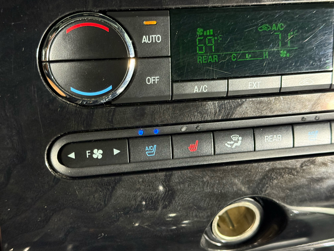 Used 2014 Ford Expedition Limited w/ Equipment Group 301A image 18