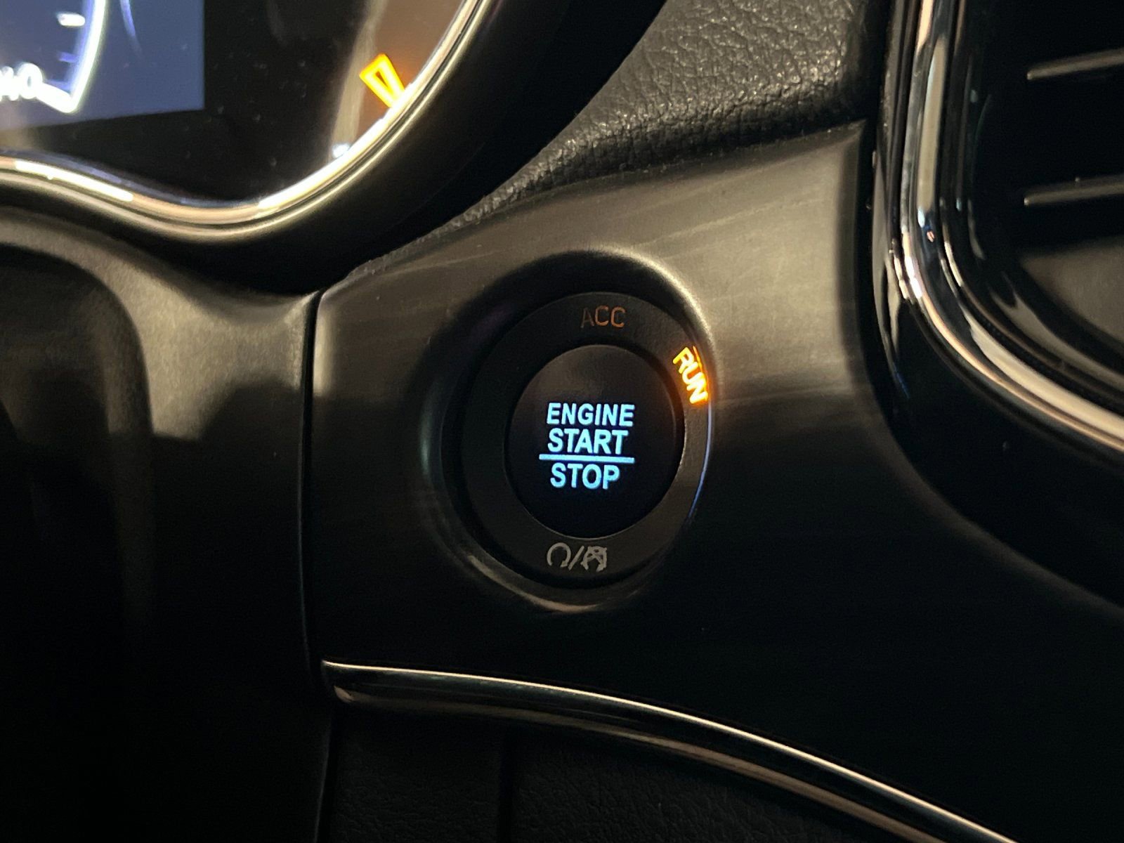 Certified 2022 Jeep Grand Cherokee Limited w/ Tech Group image 22