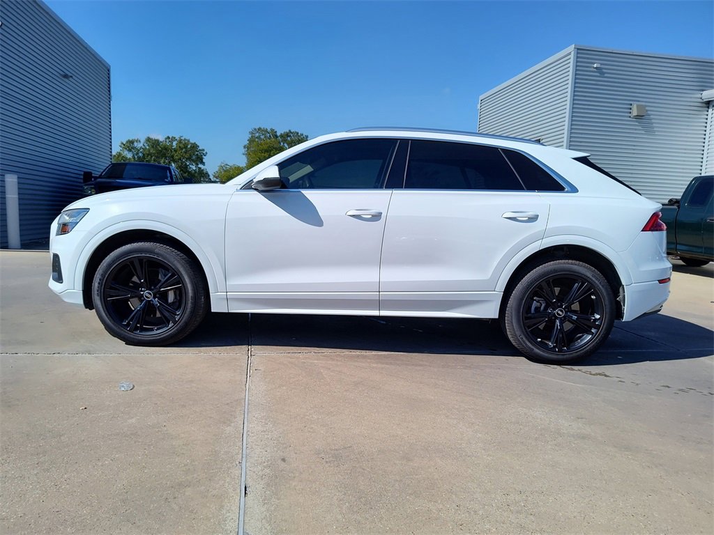 Used 2023 Audi Q8 Premium image 4