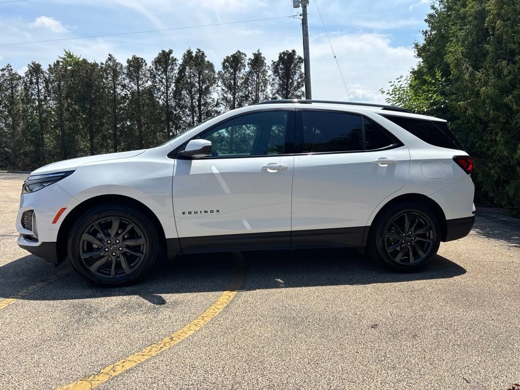 Used 2023 Chevrolet Equinox RS w/ LPO, Floor Liner Package FWD image 4