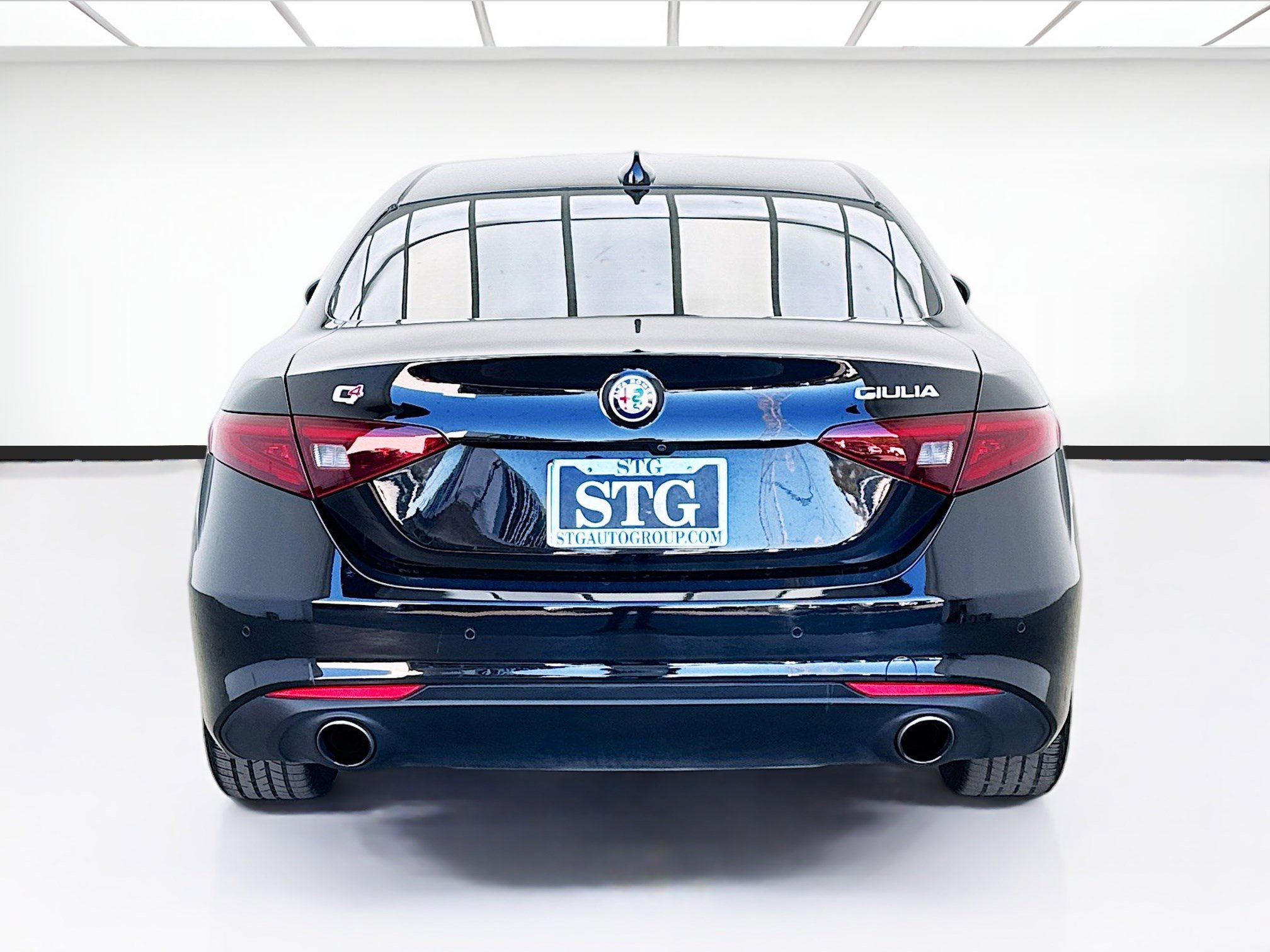 Used 2019 Alfa Romeo Giulia Base image 5