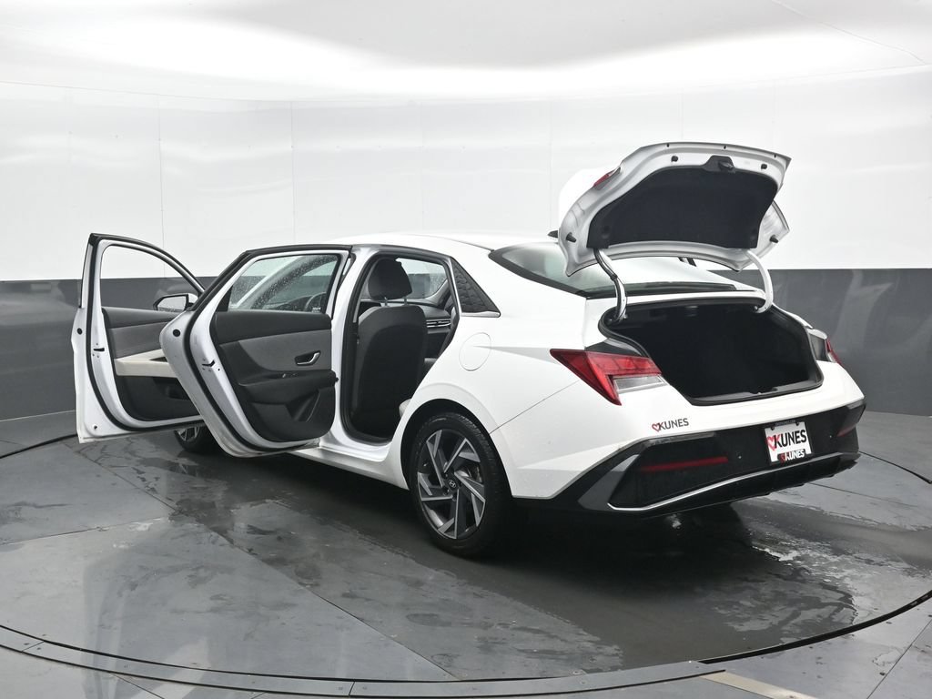 Used 2024 Hyundai Elantra Limited FWD image 49