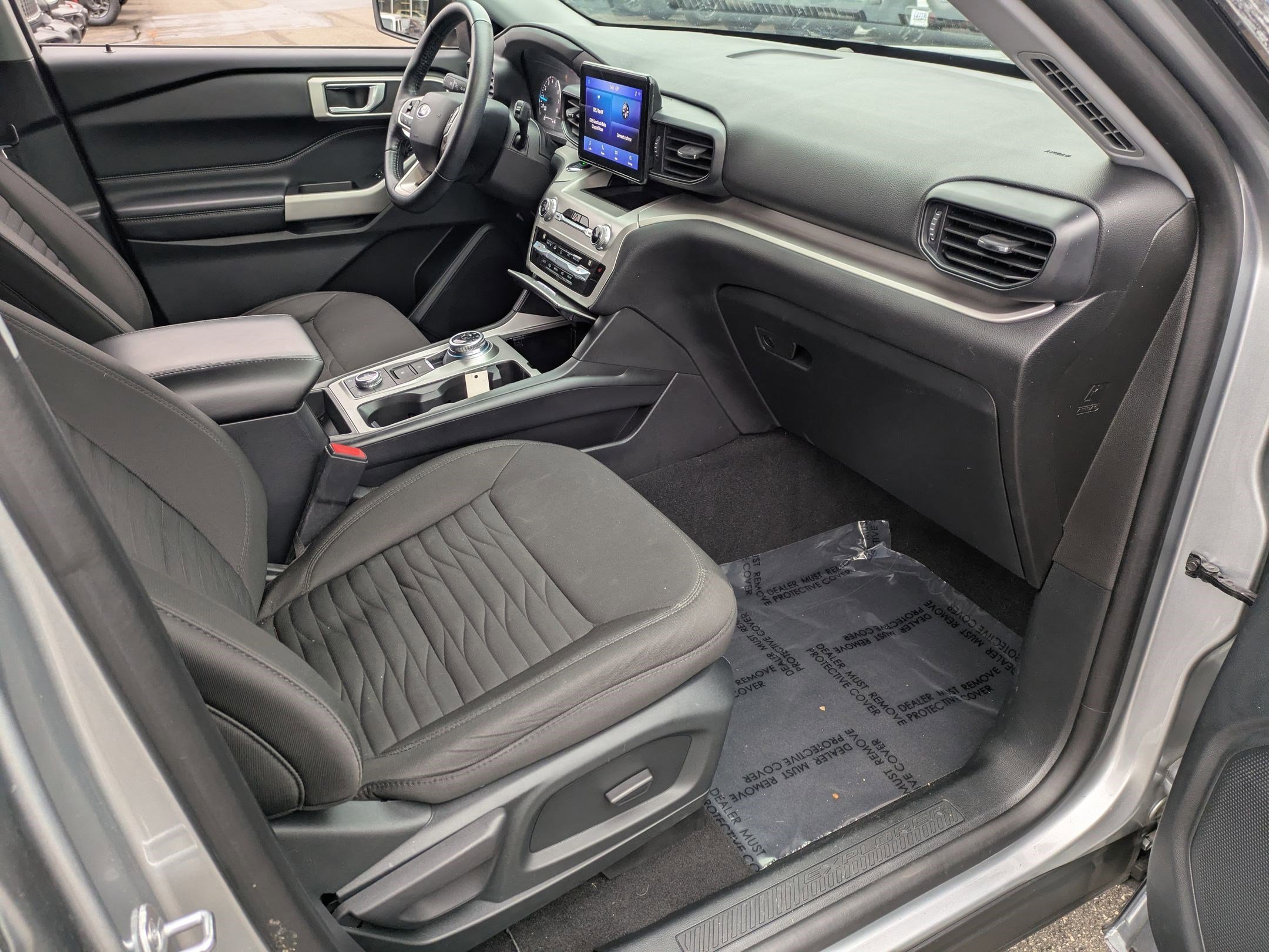 Used 2021 Ford Explorer XLT image 24