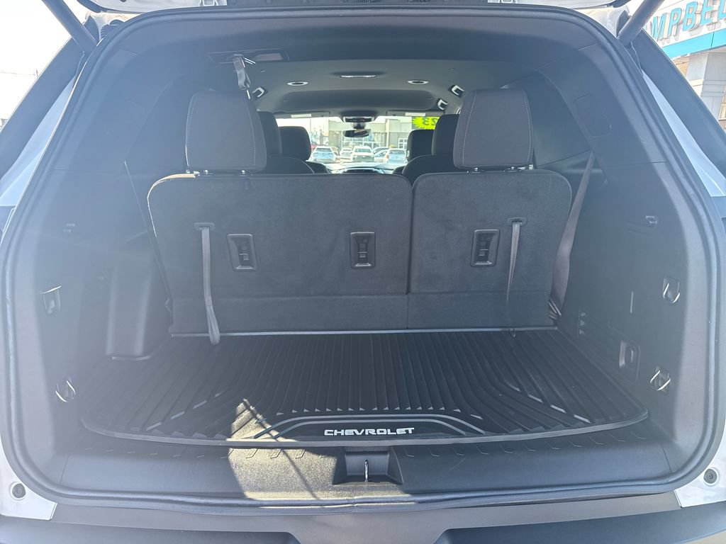 Used 2023 Chevrolet Traverse LT FWD image 36