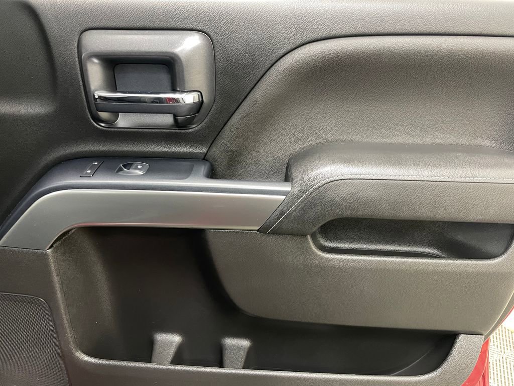 Used 2018 Chevrolet Silverado 1500 LT w/ All Star Edition image 39