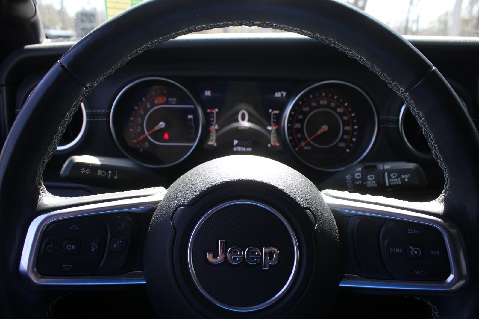 Used 2022 Jeep Wrangler Unlimited Sahara w/ Cold Weather Group image 25